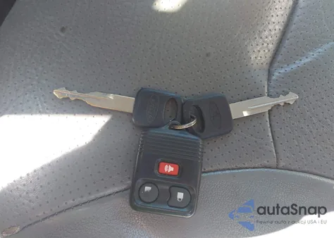 2006 Ford E-150 Commercial/Recreational from USA, damaged, VIN 1FTRE14L06HB00435